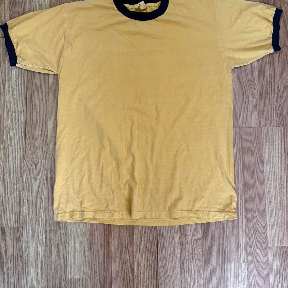 Unbranded Men's Yellow and Gold T-shirt